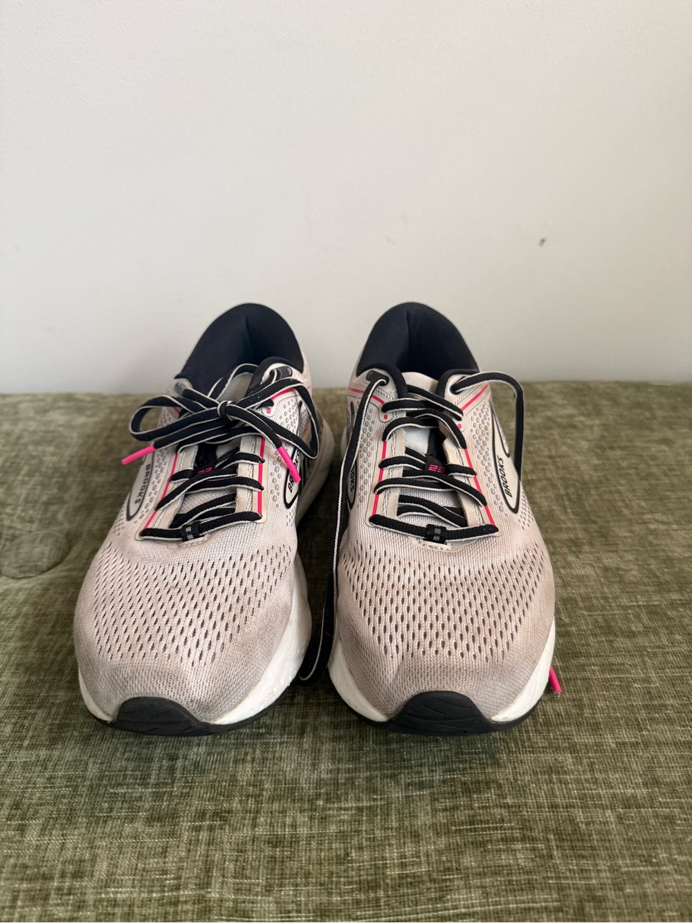 Brooks Women’s Ariel GTS 23 Supportive Running Shoe USED!
